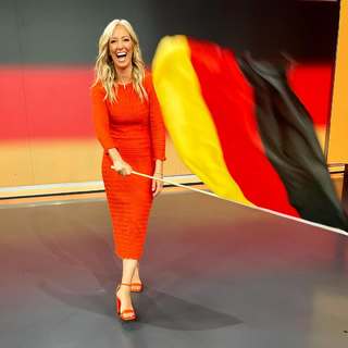 Angela Finger-Erben feet photo thumbnail