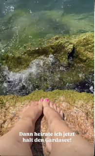 Angela Finger-Erben feet photo thumbnail