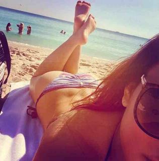 Angela Fong feet photo 8