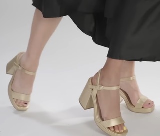 Angela Giarratana feet photo 4