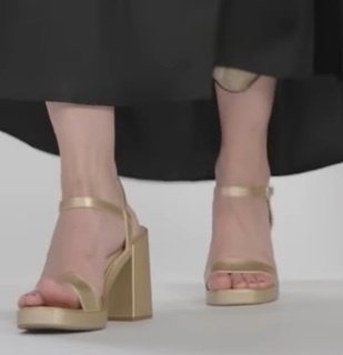 Angela Giarratana feet photo 1