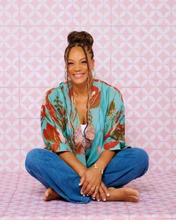 Angela Griffin feet photo 2
