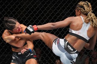 Angela Hill feet photo 14