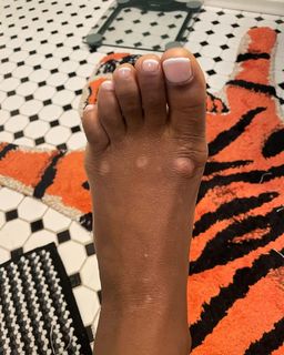 Angela Hill feet photo 11