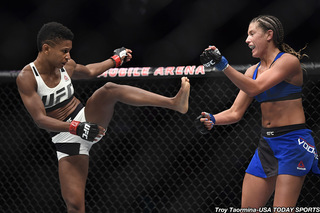 Angela Hill feet photo 14