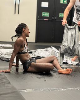 Angela Hill feet photo 20