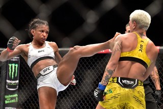 Angela Hill feet photo 11