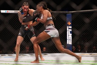 Angela Hill feet photo 7