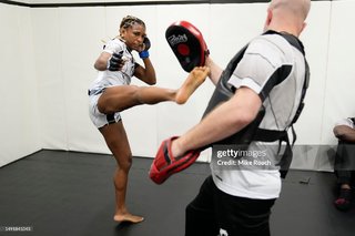 Angela Hill feet photo 20