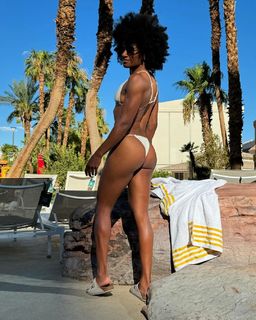 Angela Hill feet photo 12