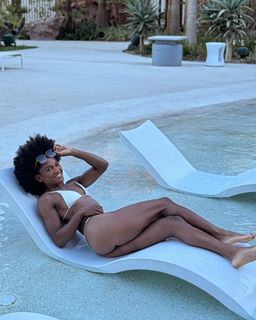 Angela Hill feet photo 17