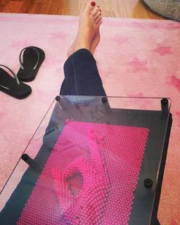 Angela Kinsey feet photo thumbnail
