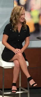 Angela Kinsey feet photo thumbnail