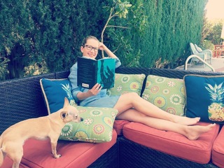 Angela Kinsey feet photo thumbnail