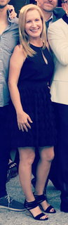 Angela Kinsey feet photo thumbnail