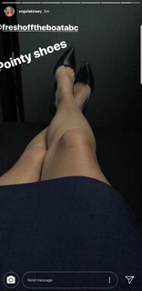Angela Kinsey feet photo thumbnail