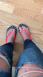 Angela Kinsey feet photo thumbnail