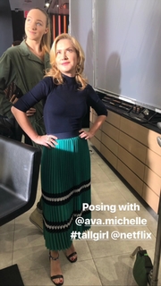 Angela Kinsey feet photo thumbnail