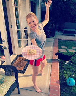 Angela Kinsey feet photo thumbnail