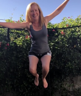 Angela Kinsey feet photo thumbnail