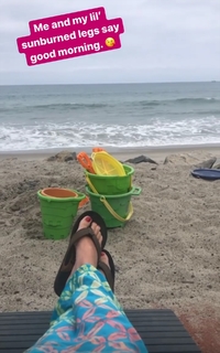 Angela Kinsey feet photo thumbnail