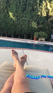 Angela Kinsey feet photo thumbnail
