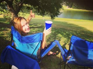 Angela Kinsey feet photo thumbnail