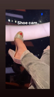 Angela Kinsey feet photo thumbnail