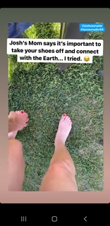 Angela Kinsey feet photo thumbnail
