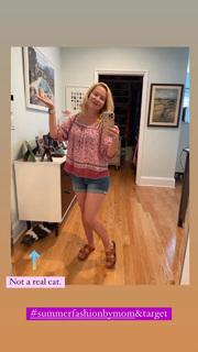 Angela Kinsey feet photo thumbnail