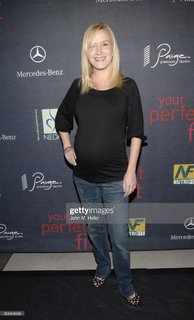 Angela Kinsey feet photo thumbnail