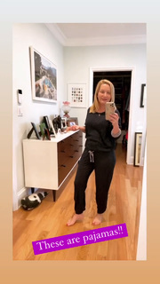 Angela Kinsey feet photo thumbnail