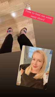 Angela Kinsey feet photo thumbnail