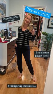 Angela Kinsey feet photo thumbnail