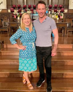 Angela Kinsey feet photo thumbnail