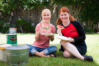 Angela Kinsey feet photo thumbnail