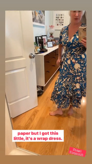 Angela Kinsey feet photo thumbnail