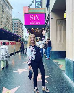 Angela Kinsey feet photo thumbnail