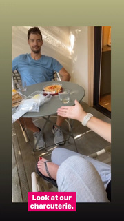 Angela Kinsey feet photo thumbnail