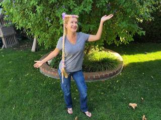 Angela Kinsey feet photo thumbnail