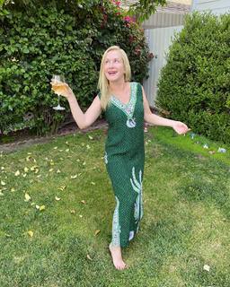 Angela Kinsey feet photo thumbnail