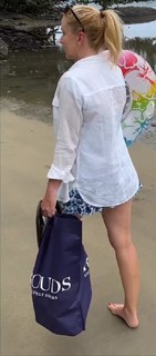 Angela Kinsey feet photo thumbnail