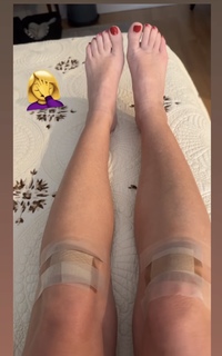 Angela Kinsey feet photo thumbnail