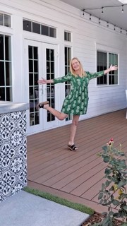 Angela Kinsey feet photo thumbnail