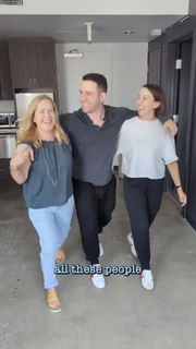 Angela Kinsey feet photo thumbnail