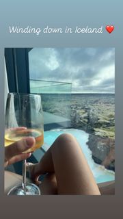 Angela Kinsey feet photo thumbnail