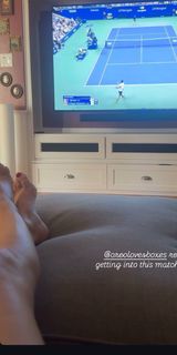 Angela Kinsey feet photo thumbnail