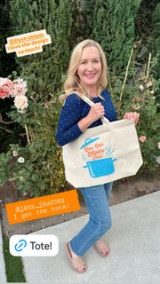 Angela Kinsey feet photo thumbnail