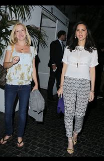 Angela Kinsey feet photo 5