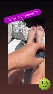 Angela Kinsey feet photo 13